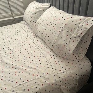 Pottery Barn Kids Star Patterned White FS 4 piece Sheet